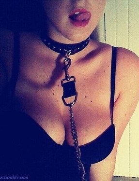viciusslave:  Ohh Padrone cosi saro….cosi mi vedrai…Puttana avida come sempre…