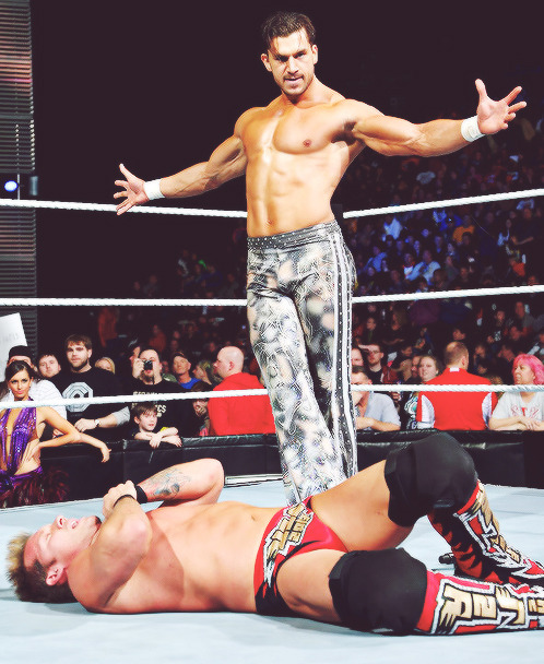 dumb bitch who loves wrestling