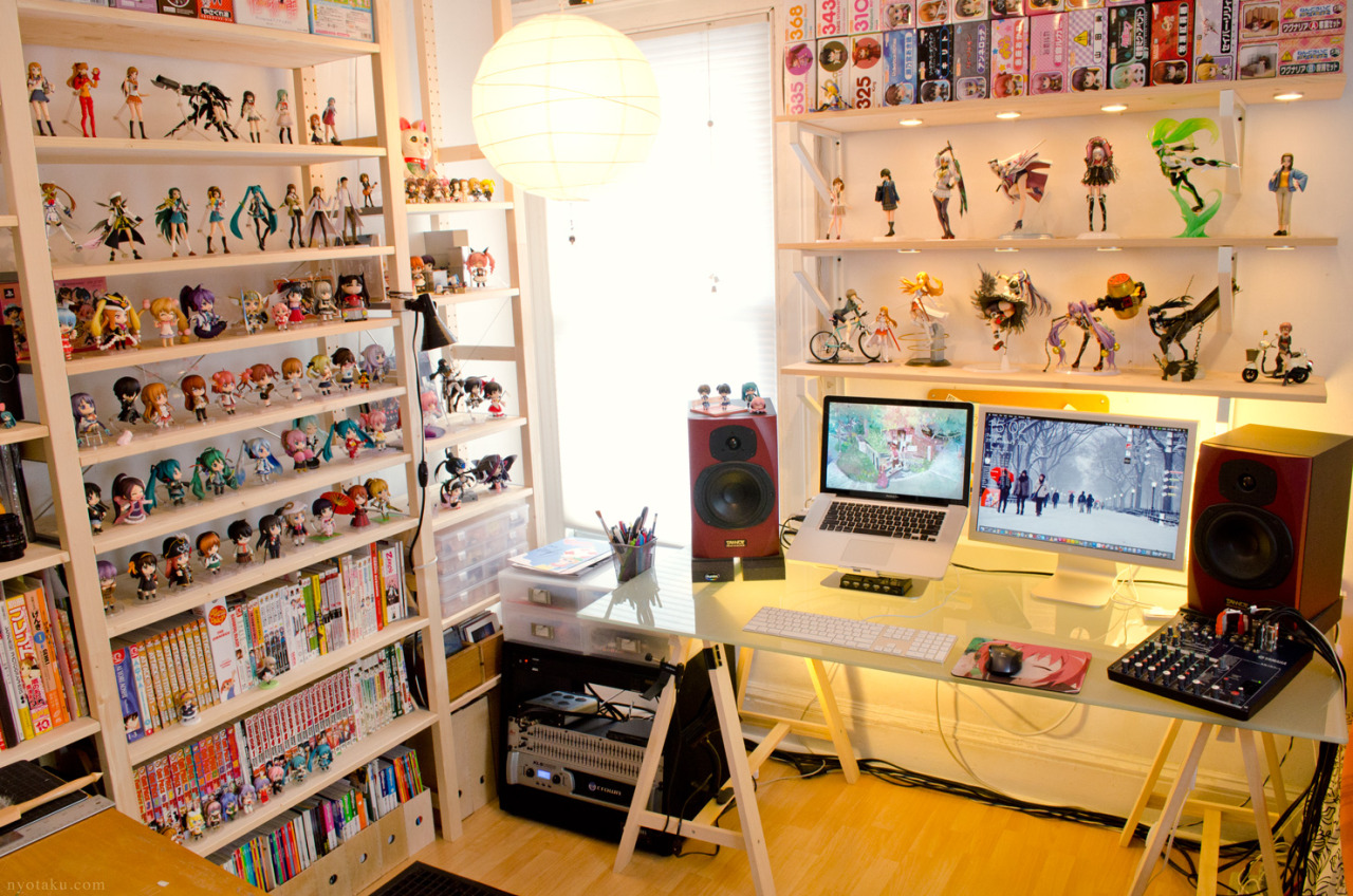bird-bat:  goodsmilecompanyus:  nyotaku:  Recently bought some new shelves to display