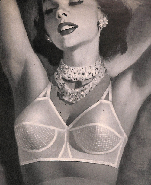 vintagegaze: 1952 Formfit Bra ad (Vintage Gaze Fashion Advertising Archives).  