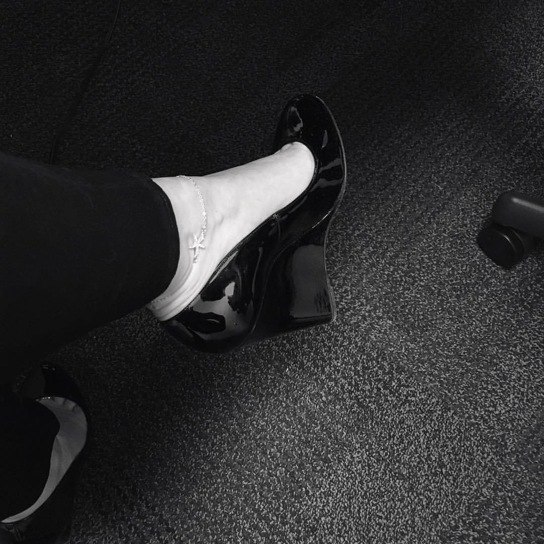 highheels-passion:Monday Black Wedges http://ift.tt/2iYtIq3