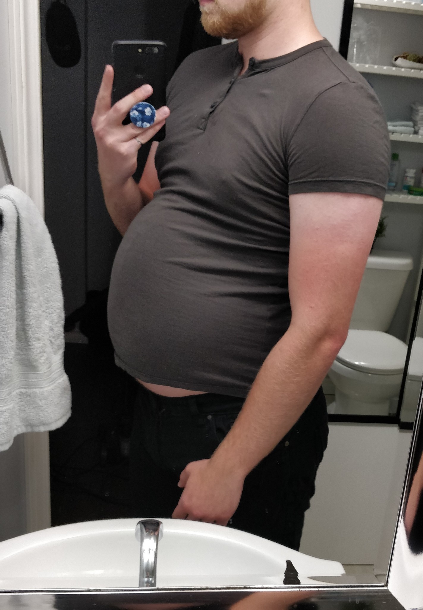 expandingvirgo:Halfway full in a tight shirt.. 10 pounds and well over a gallon in