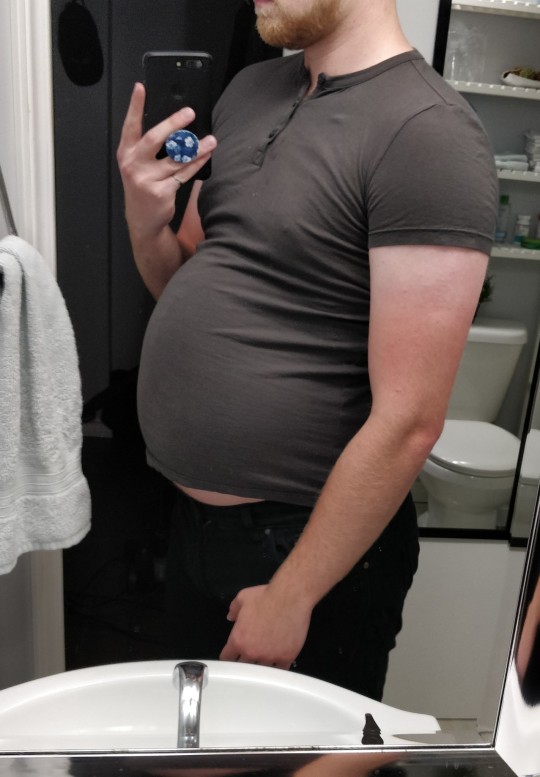 expandingvirgo:Halfway full in a tight shirt.. 10 pounds and well over a gallon in