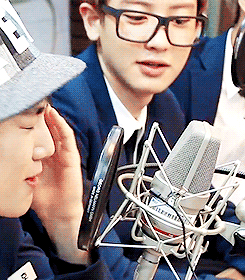 happyvirus-deactivated20160703:  chanyeol’s reaction to suho’s alarm   