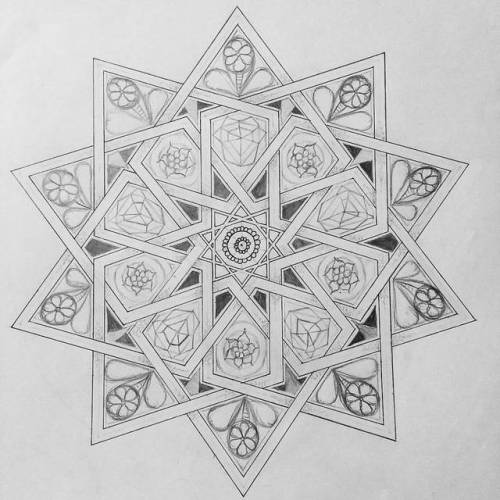 . . . #10pointstar #10foldrosette #islamicart #islamicgeometricart #geometricart #selfcare #destress