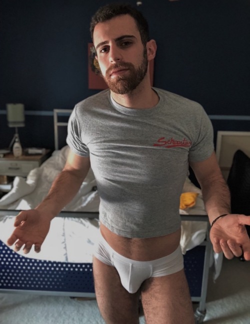 sxs-blurry: Big boy or Tiny shirt?