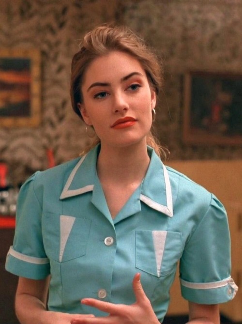 parisi0n:  Mädchen Amick as Shelly Johnson for Twin Peaks