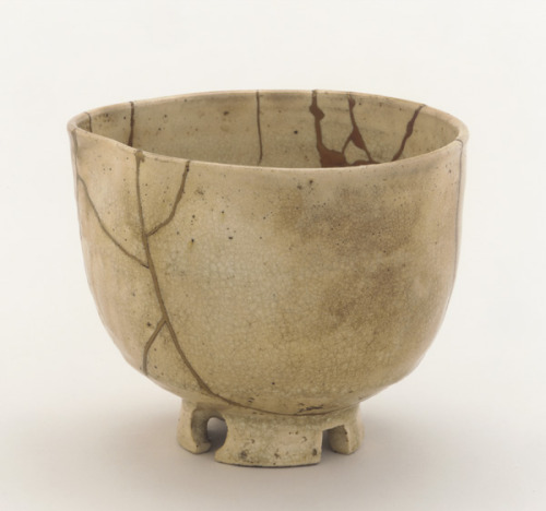 Satsuma ware tea bowl, Japan, 17th century