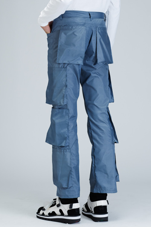 h-smart:  imagine all the things u could put in them/all the bags you wouldn’t need 2 carry 