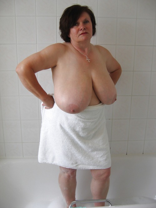 What huge breasts on this mature heavyset granny. This is the type of voluptuous