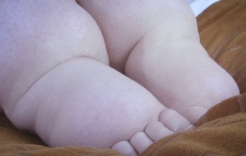 pleasantlyplumpssbbw: pleasantlyplumpssbbw: Look at my adorable fat feeties!?!? What do you think? Y