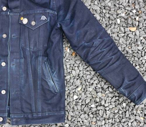 Pumped that it’s jacket weather again! Purchased my @3sixteen Type 3s shadow selvedge the spri
