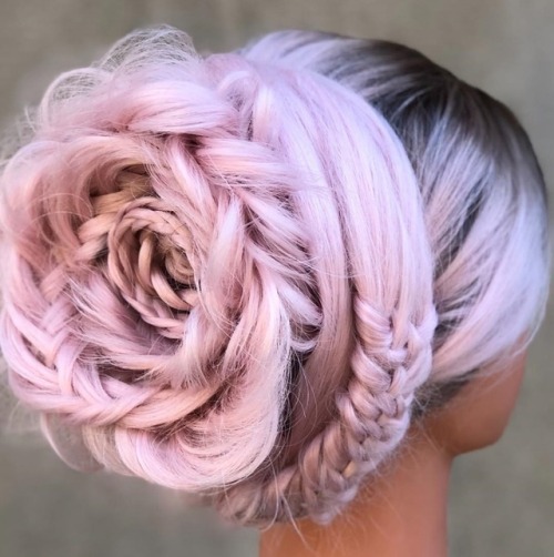 sosuperawesome:Braiding by Alison Valsamis, on InstagramFollow So Super Awesome on Instagram 