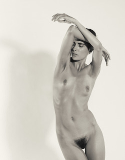 kfwfineartphoto:  © Sept 28, 2015 by me.  Platinum print thought… Model:  Roarie Yum 