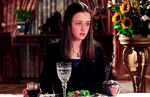 lucretiaborgia:CHRISTMAS GIFTS: 2020 EDITION ⇢ ALEXIS BLEDEL AS RORY GILMORE IN GILMORE GIRLS for @r