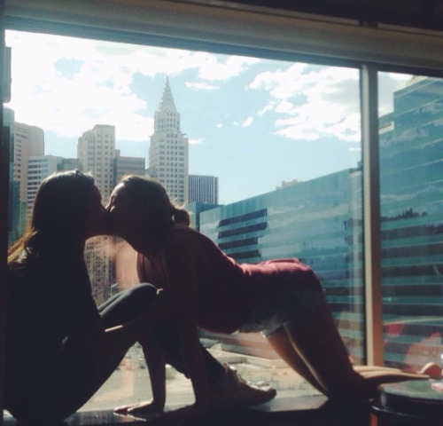 fuckyeah–lesbians:Follow for more