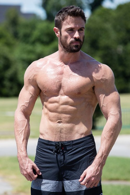 boxofficebrickhouse:  The Bachelorette’s Chad Johnson.