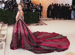 daggerfortherose: Blake Lively / Met Gala