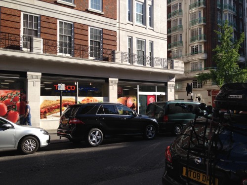 atlinmerrick:Wandering Around Baker Street…So a few folks asked what sort of shops are near 221B Bak