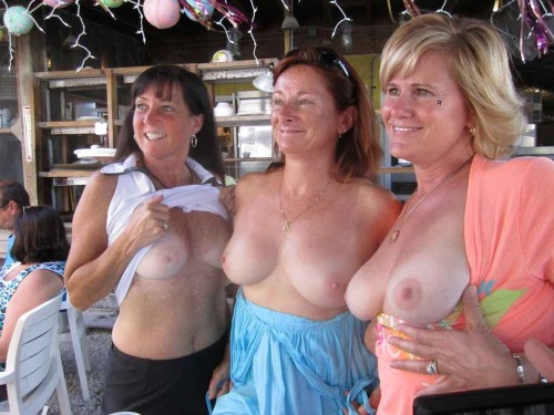granlover68:  pretty moms