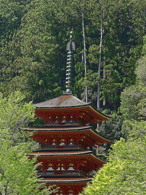 Hasedera Pagoda by Rekishi no Tabi on Flickr.