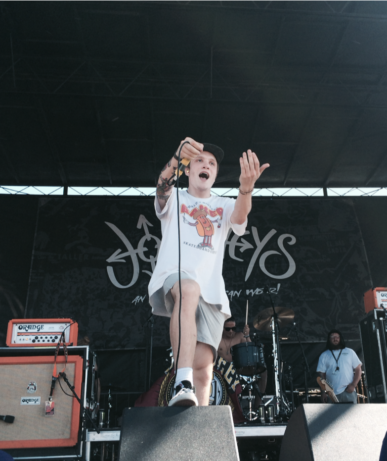 gnnaarly:  Neck Deep - June 18th 2014  Warped Tour Mesa, Arizona 