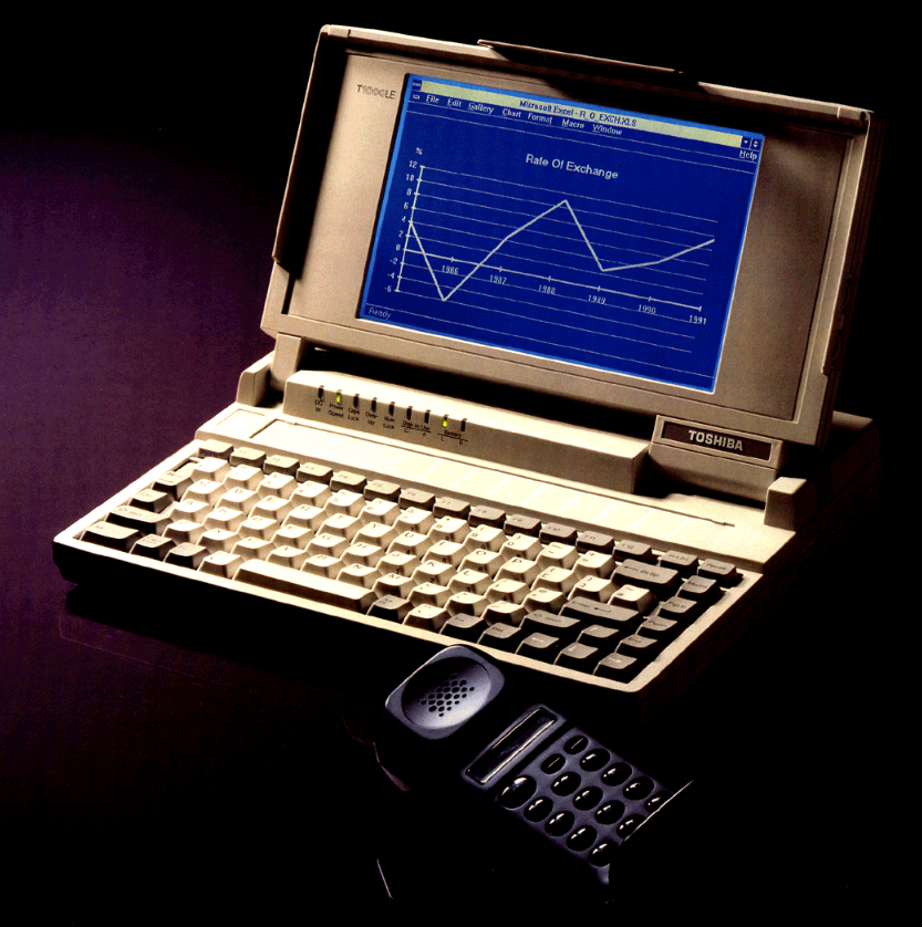 Toshiba T1000LE had 10-MHz 80C86 CPU, 1 MB of RAM (expandable to 9 MB), 20-MB HDD and “double-CGA” graphics (640x400@1-bit) in a sleek 3.0-kg package. Weight and thickness reductions were possible thanks to then-new 2.5-inch hard drives. This beast...