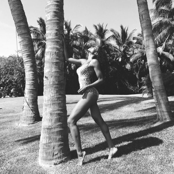 sam0an-theintr0vert:  Ciara better stop playing! Omg. This woman is everything. 