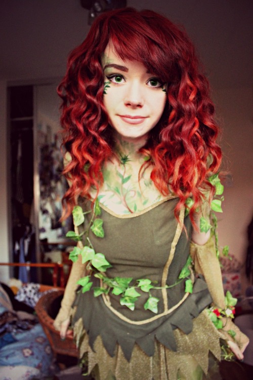 comicbookcosplay:  My cosplay for cc on Sunday :D Submitted by charlottewhitsey  youtube.com/watch?v=os-ckChVyak