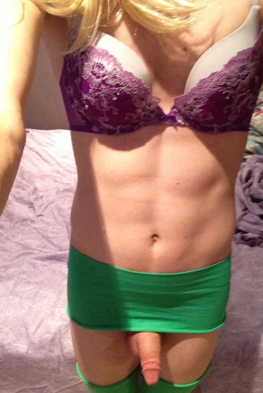 deliciousshemale:   