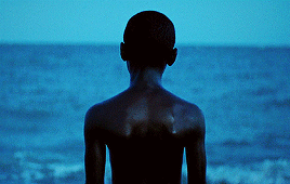 thorakgae:In moonlight, black boys look blue.–Moonlight (2016)