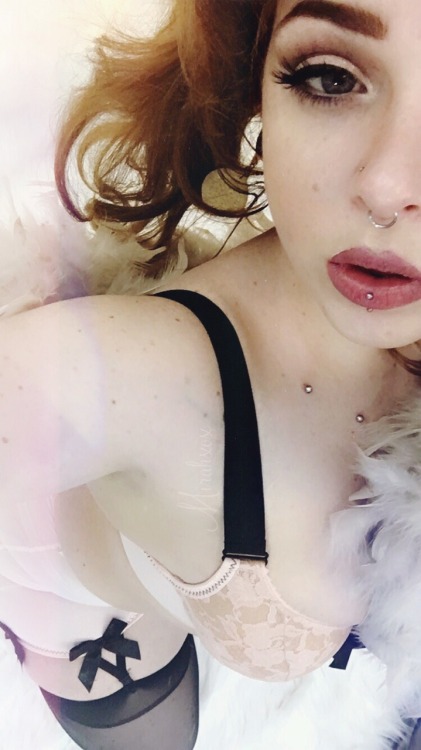 mirahxox:  “When I’m good I’m very, very good, but when I’m bad, I’m better.” -Mae WestC4S || Manyvids || Giftrocket