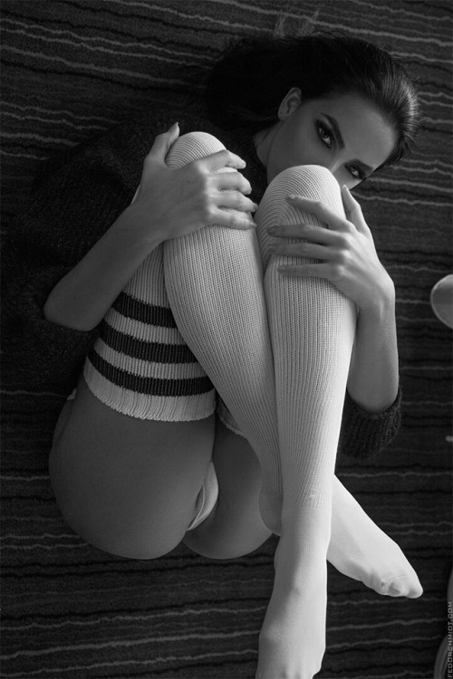 knock-your-socks-off: glimpsesoferotica: glimpsesoferotica.tumblr.com/archive socks…