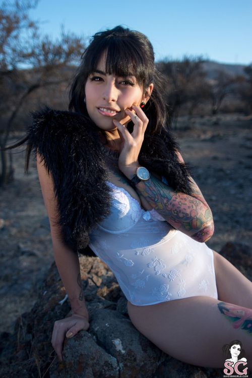 suicidegirlslover: Ballolett Suicide