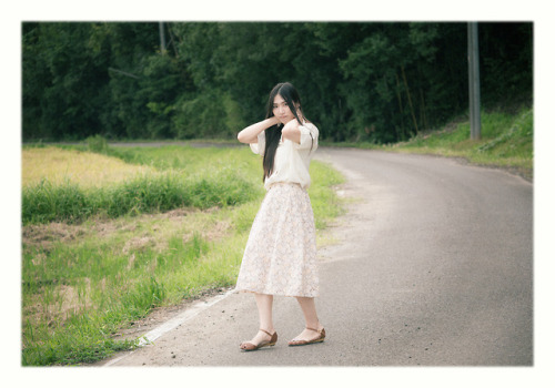  title: 稲穂薫る風が吹く。(The wind blows which smells of rice.) model:麻宮もころ(Mocoro Mamiya)twitter:@mocro_mam