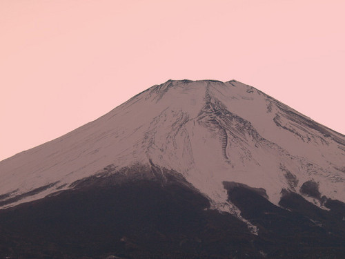 szelence: Mt Fuji at Sunset 2 by GoGoJingo on Flickr.