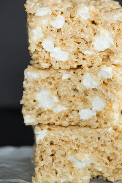 foodffs:  ULTIMATE BAKERY-STYLE RICE KRISPIES TREATS Really nice recipes. Every hour. Show me what you cooked!