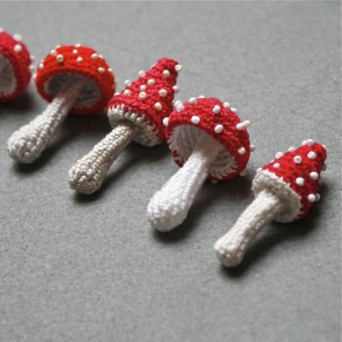 sosuperawesome:Mushroom and Toadstool Pins by Marianne S on EtsySee our ‘crochet’ tag Follow So Supe