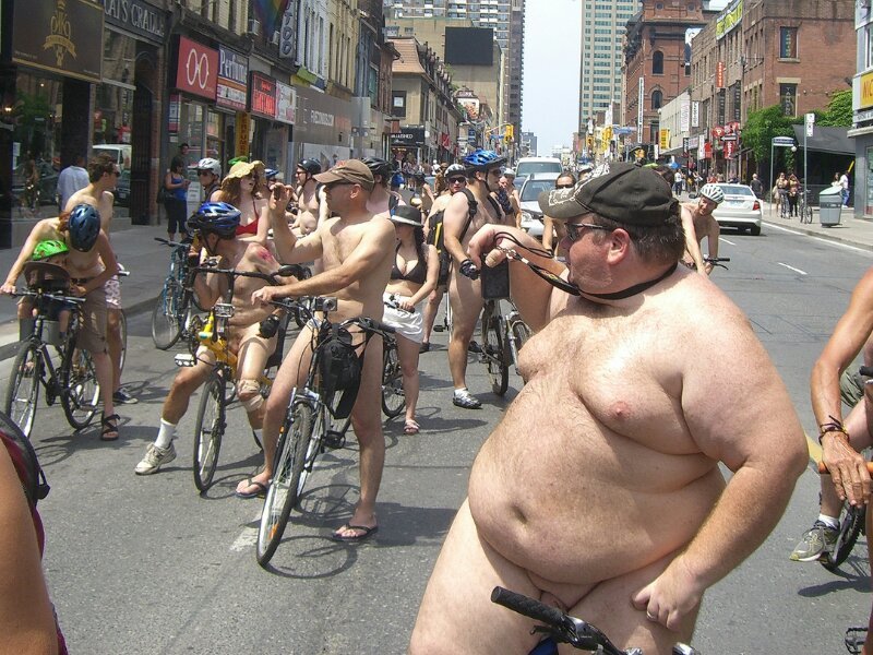 cbdlover573:  Naked riders :D 