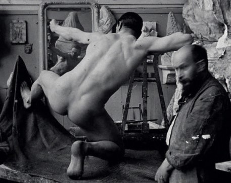 Unknown - Emile-Antoine Bourdelle in his studio with a model posing for Hercules