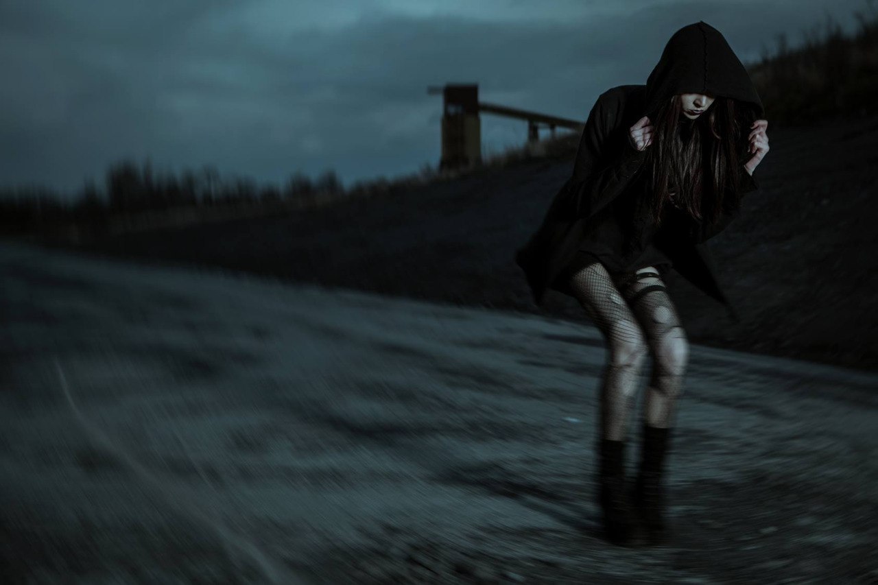 socialpsychopathblr:  Photography: robin-selhorst, model: lucyphair 