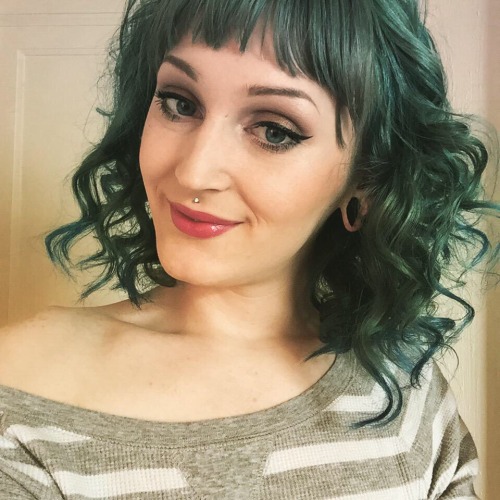 cdlittler:  pillarsofvotary:  Naomi Marie Skye++++  Yummy 