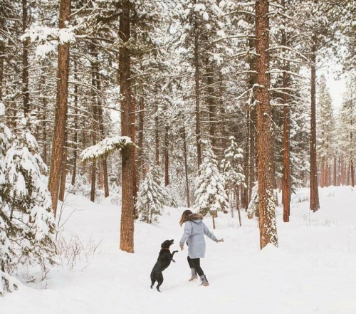 Raise your hand if being outside makes you this happy. l : IG user mountain_mer