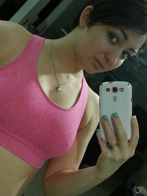 mymarinemindpart4:  Army girl showing off pt 7