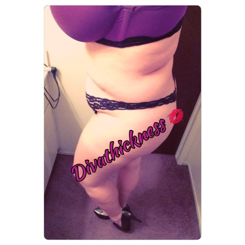 divathickness:  Sweet dreams sexies 💋