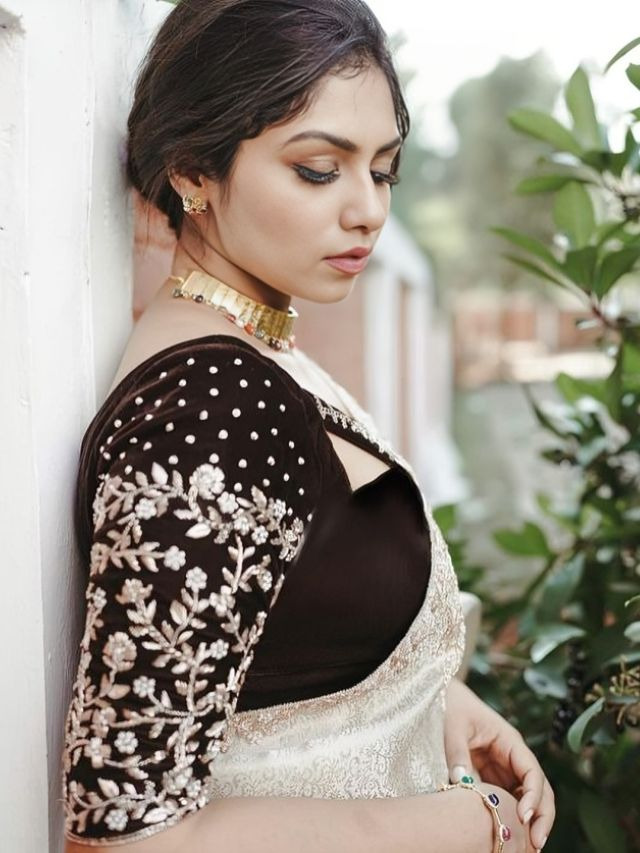 Buy Readymade Sabyasachi Designer HOT V-shape Sari Blouse Trendy Blouse  Sleeveless Satin Blouse Black Blouse Customized Blouse Online in India 