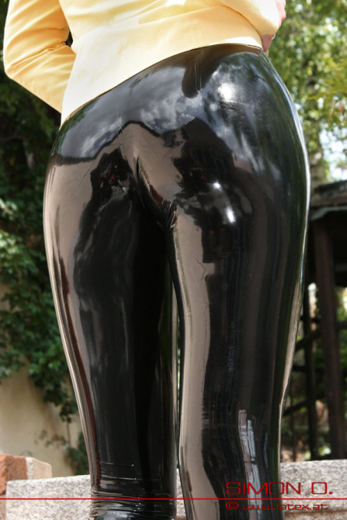 landoflatex:  Some of my all time favorite latex and rubber pictures. Old and New. For more check out http://www.landoflatex.com