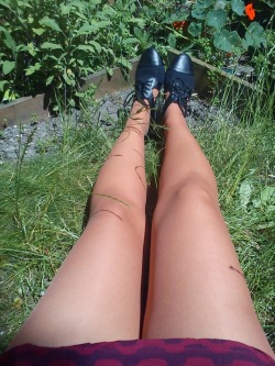 kqqk:  Tights &amp; pantyhose in the garden.  #pantyhose #nylon #stocking