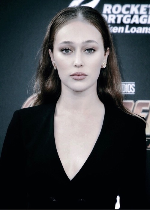 taylordebnams:Alycia Style Meme → Black