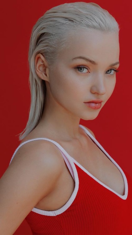 dove cameron lockscreensreblog or like if you save.